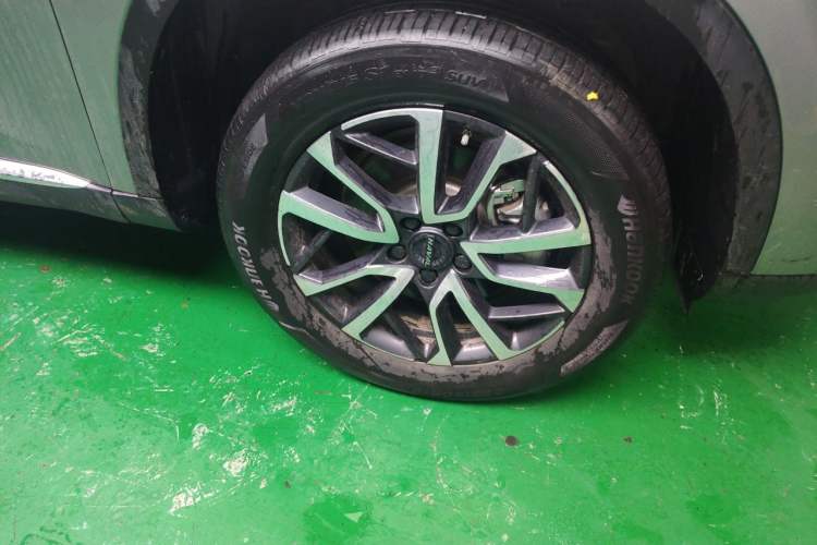 Used Haval H6 2021 3rd Generation 1.5T Automatic Two-Wheel Drive Pro Right Front Wheel Hub