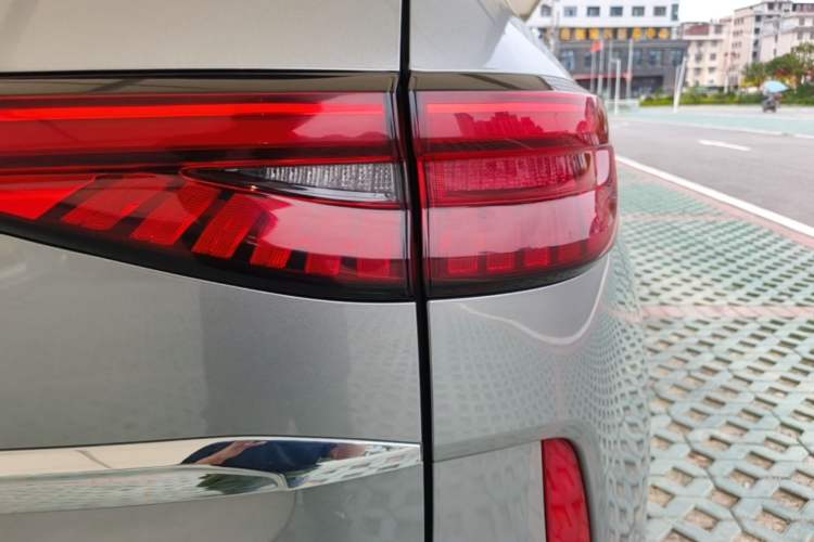 Used Haval H6 2021 3rd Generation 2.0T Automatic All-Wheel Drive Max Right Rear Taillight