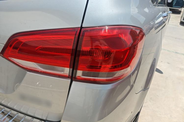 Used Haval H6 2021 Sport Edition 1.5T Automatic Elite Smart Connectivity Model with Hexagonal Grille Right Rear Taillight