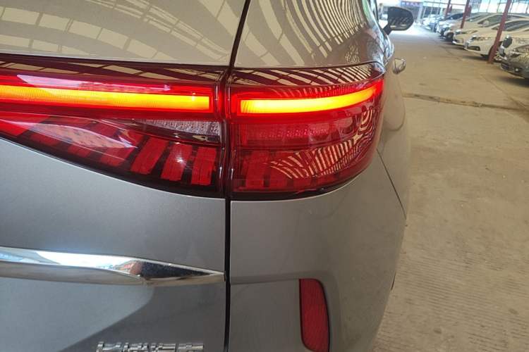 Used Haval H6 2021 3rd Generation 1.5T Automatic Two-Wheel Drive Max Right Rear Taillight