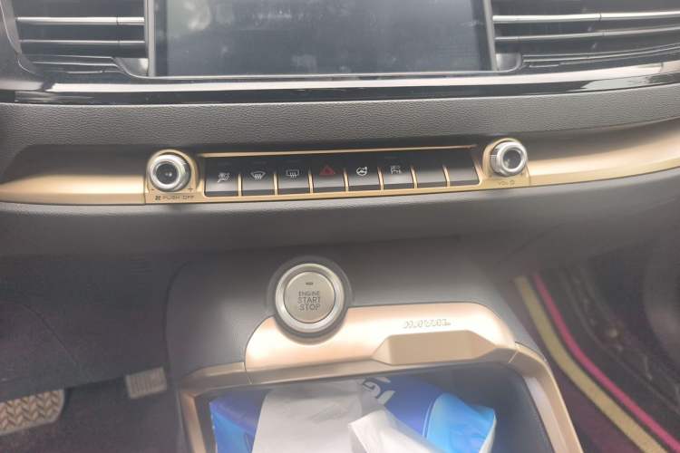 Used Haval H6 2021 1.5 GDIT Automatic Champion Edition Audio And AC Panel
