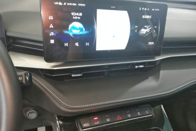Used Haval H6 2021 3rd Generation 2.0T Automatic Two-Wheel Drive Max Audio And AC Panel