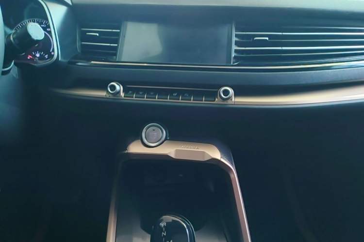 Used Haval H6 2021 1.5 GDIT Automatic Champion Edition Audio And AC Panel