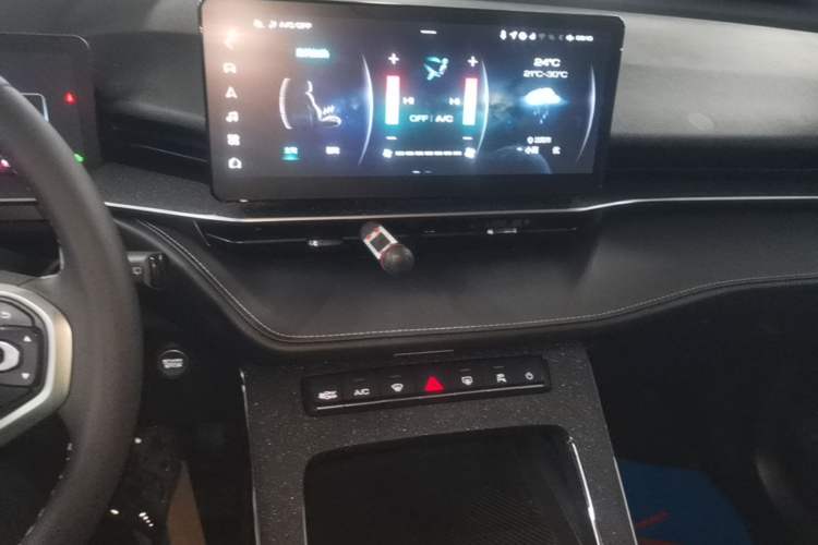 Used Haval H6 2021 3rd Generation 2.0T Automatic Two-Wheel Drive Max Audio And AC Panel