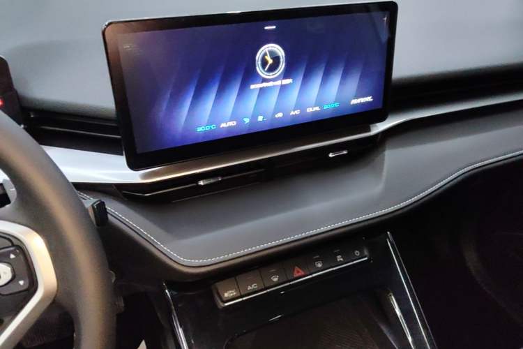 Used Haval H6 2021 3rd Generation 2.0T Automatic Two-Wheel Drive Max Audio And AC Panel