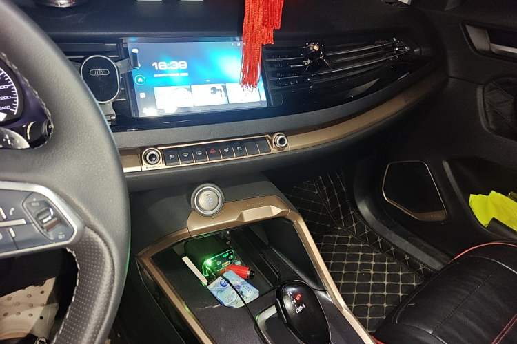 Used Haval H6 2021 1.5T Automatic Champion Edition Audio And AC Panel