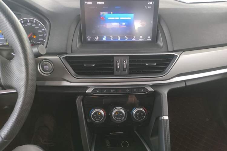 Used Haval H6 2021 Sport Edition 1.5T Automatic Elite Smart Connectivity Model U-Shape Grille Audio And AC Panel
