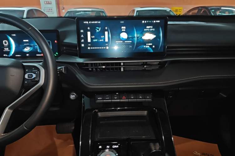 Used Haval H6 2021 3rd Generation 2.0T Automatic Two-Wheel Drive Max Audio And AC Panel