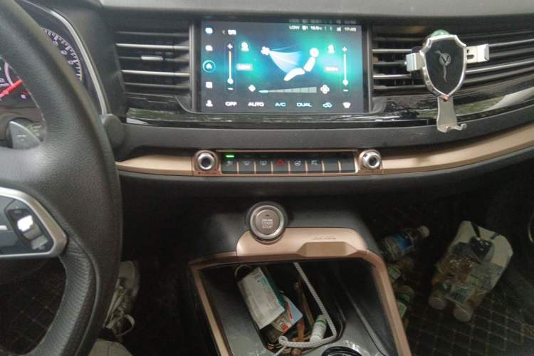 Used Haval H6 2021 1.5 GDIT Automatic Champion Edition Audio And AC Panel