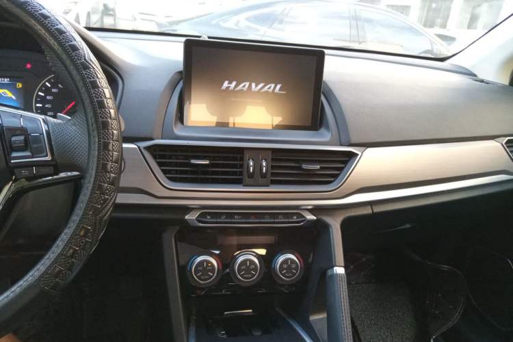 Used Haval H6 2021 Sport Edition 1.5T Automatic Elite Smart Connectivity Model with Hexagonal Grille Audio And AC Panel