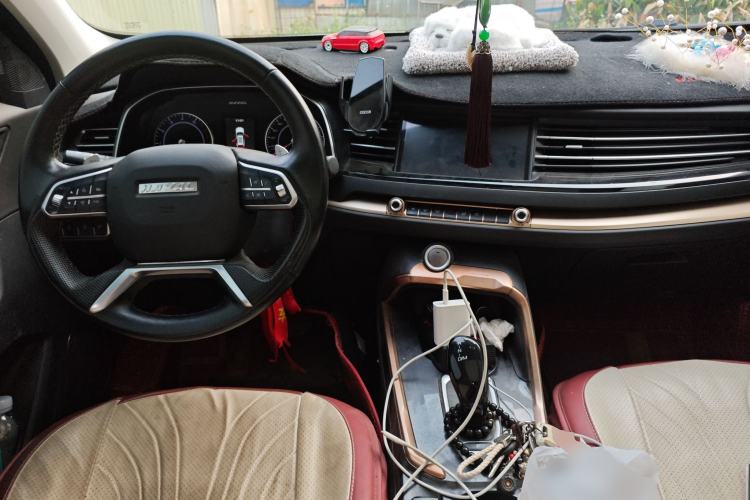 Used Haval H6 2021 1.5 GDIT Automatic Champion Edition Center Console