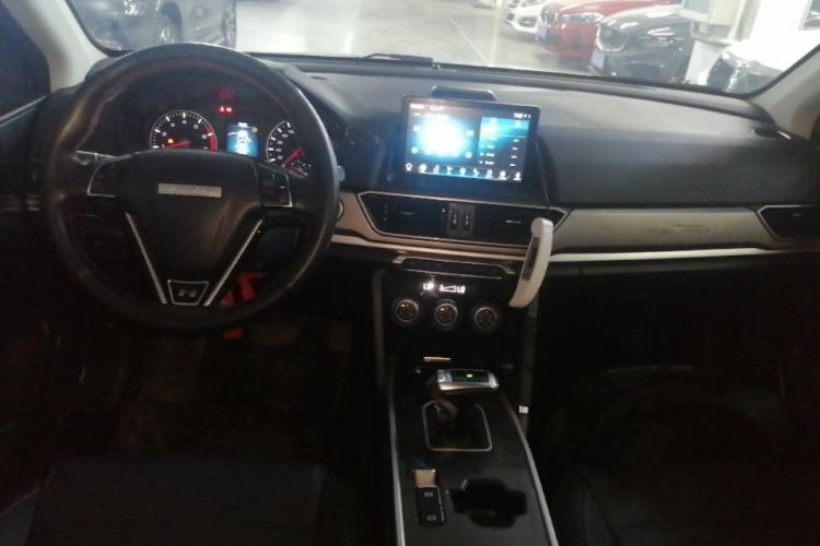 Used Haval H6 2021 Sport Edition 1.5T Automatic Elite Smart Connectivity Model U-Shape Grille Center Console