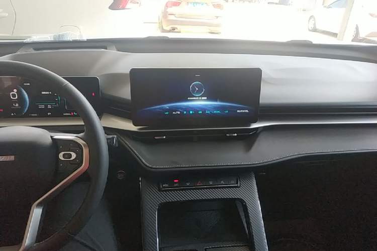 Used Haval H6 2021 3rd Generation 1.5T Automatic Two-Wheel Drive Max Center Console
