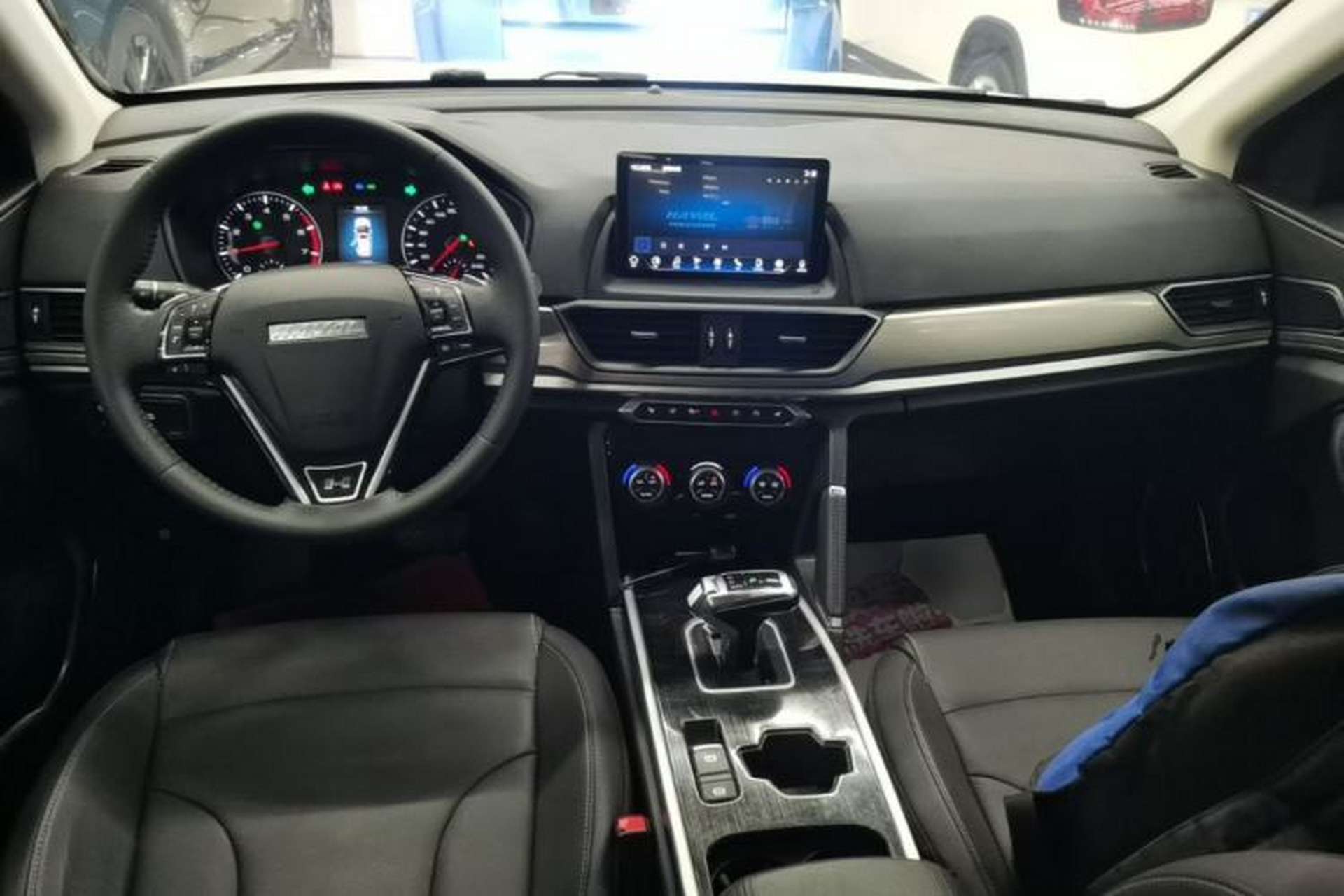 Used Haval H6 2021 Sport Edition 1.5T Automatic Elite Smart Connectivity Model U-Shape Grille Center Console