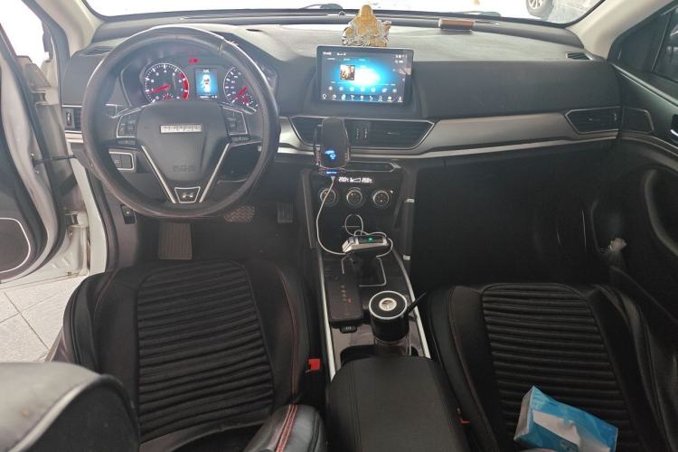 Used Haval H6 2021 Sport Edition 1.5T Automatic Elite Smart Connectivity Model with Hexagonal Grille Center Console