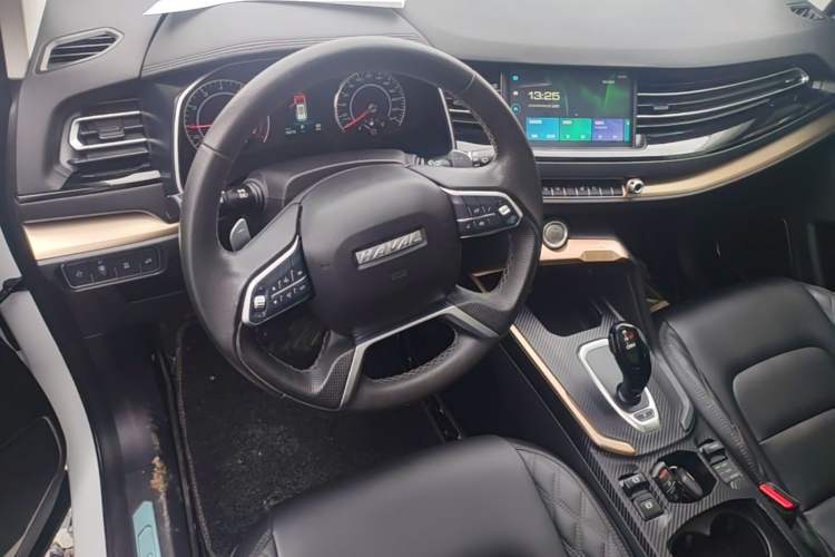 Used Haval H6 2021 1.5 GDIT Automatic Champion Edition Center Console