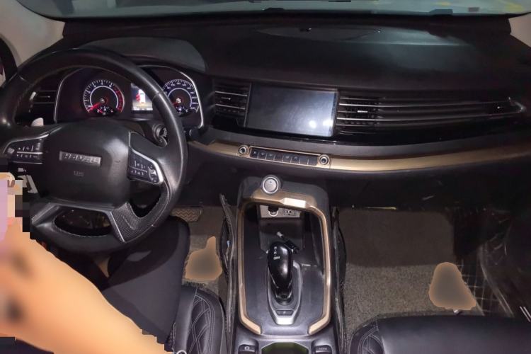 Used Haval H6 2021 2.0 GDIT Automatic Champion Edition Center Console