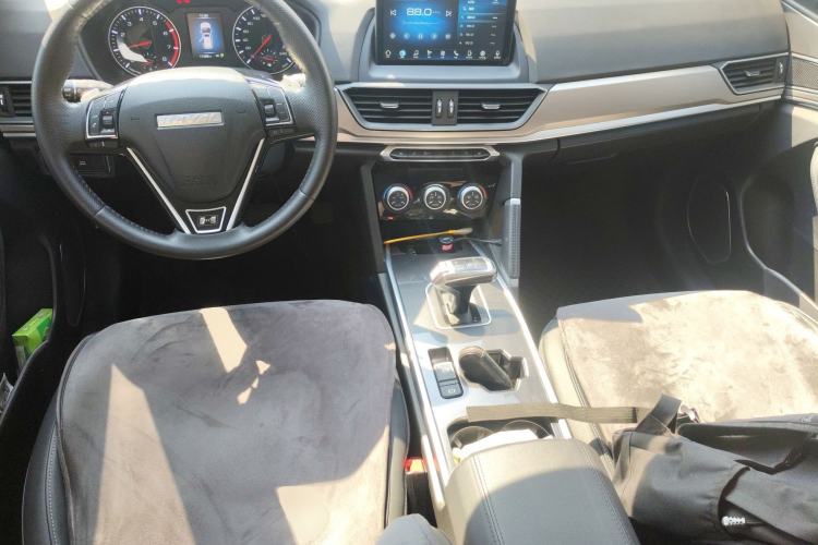Used Haval H6 2021 Sport Edition 1.5T Automatic Elite Smart Connectivity Model U-Shape Grille Center Console