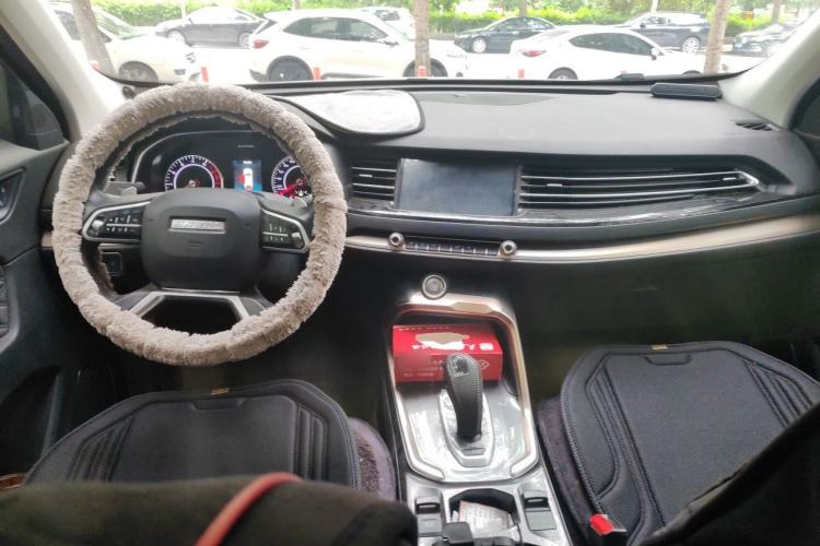 Used Haval H6 2021 1.5 GDIT Automatic Champion Edition Center Console