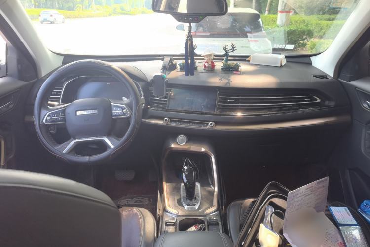 Used Haval H6 2021 1.5 GDIT Automatic Luxury Edition Center Console