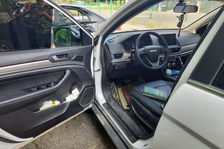 Used Haval H6 2021 Sport Edition 1.5T Automatic Elite Smart Connectivity Model with Hexagonal Grille Driver Seat