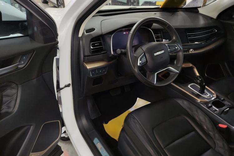 Used Haval H6 2021 1.5 GDIT Automatic Luxury Edition Driver Seat