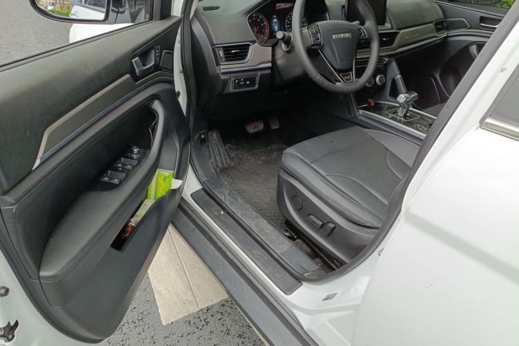 Used Haval H6 2021 Sport Edition 1.5T Automatic Elite Smart Connectivity Model with Hexagonal Grille Driver Seat