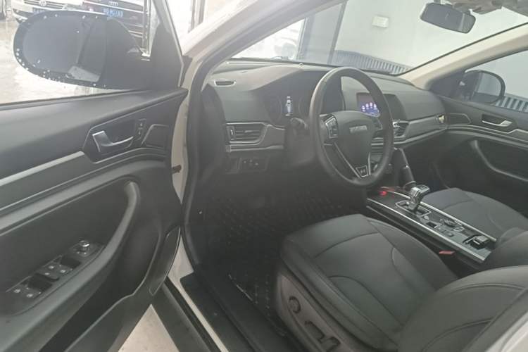 Used Haval H6 2021 Sport Edition 1.5T Automatic Elite Smart Connectivity Model with Hexagonal Grille Driver Seat