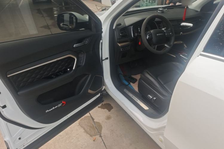 Used Haval H6 2021 1.5 GDIT Automatic Champion Edition Driver Seat