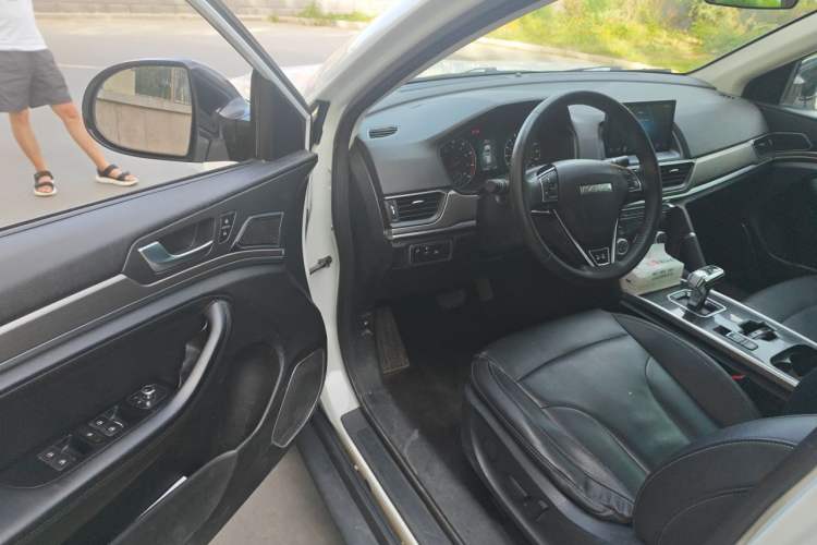 Used Haval H6 2021 Sport Edition 1.5T Automatic Elite Smart Connectivity Model with Hexagonal Grille Driver Seat