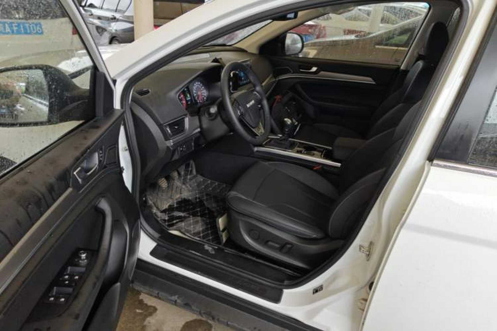 Used Haval H6 2021 Sport Edition 1.5T Manual Elite Smart Connectivity Model with Hexagonal Grille Driver Seat