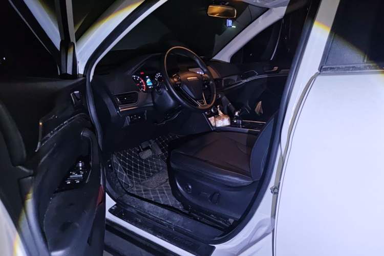 Used Haval H6 2021 Sport Edition 1.5T Automatic Elite Smart Connectivity Model with Hexagonal Grille Driver Seat