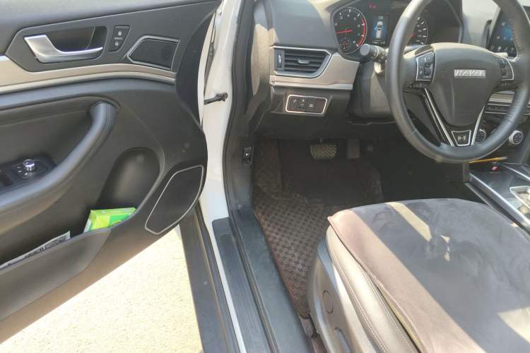 Used Haval H6 2021 Sport Edition 1.5T Automatic Elite Smart Connectivity Model U-Shape Grille Driver Seat