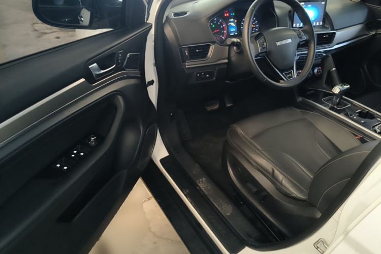Used Haval H6 2021 Sport Edition 1.5T Automatic Elite Smart Connectivity Model with Hexagonal Grille Driver Seat