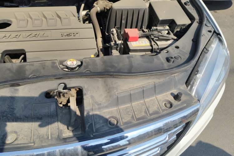 Used Haval H6 2021 Sport Edition 1.5T Automatic Elite Smart Connectivity Model U-Shape Grille Engine Bay Left