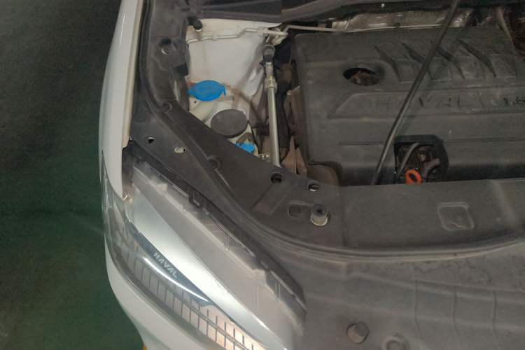 Used Haval H6 2021 Sport Edition 1.5T Automatic Elite Smart Connectivity Model U-Shape Grille Engine Bay Right