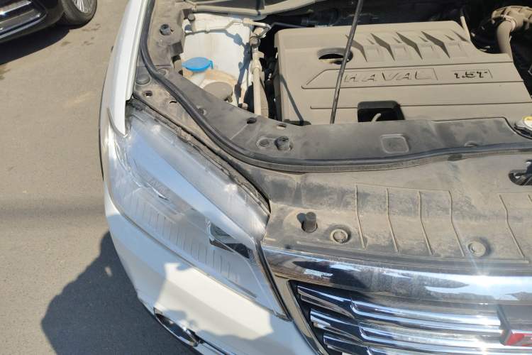 Used Haval H6 2021 Sport Edition 1.5T Automatic Elite Smart Connectivity Model U-Shape Grille Engine Bay Right