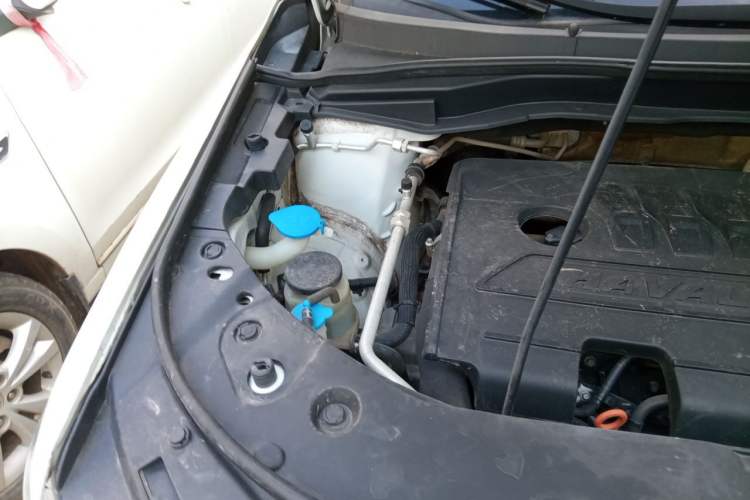Used Haval H6 2021 Sport Edition 1.5T Automatic Elite Smart Connectivity Model with Hexagonal Grille Engine Bay Right