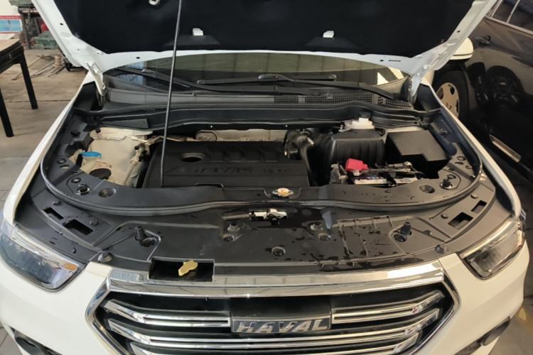 Used Haval H6 2021 Sport Edition 1.5T Automatic Elite Smart Connectivity Model with Hexagonal Grille Engine Bay