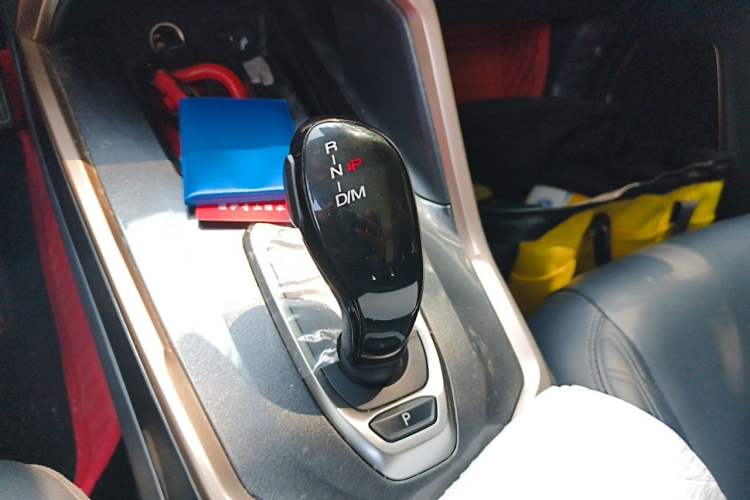 Used Haval H6 2021 1.5 GDIT Automatic Champion Edition Gear Lever