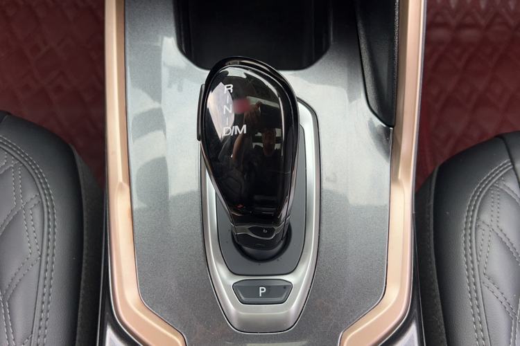 Used Haval H6 2021 1.5 GDIT Automatic Champion Edition Gear Lever