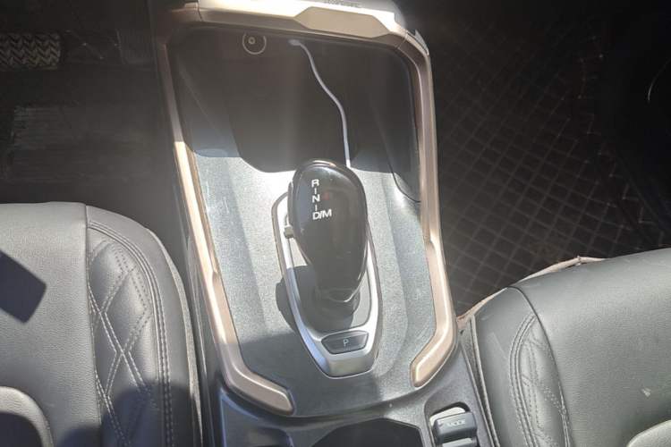 Used Haval H6 2021 1.5 GDIT Automatic Champion Edition Gear Lever