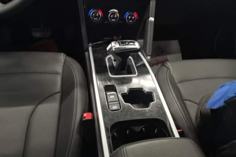 Used Haval H6 2021 Sport Edition 1.5T Automatic Elite Smart Connectivity Model U-Shape Grille Gear Lever