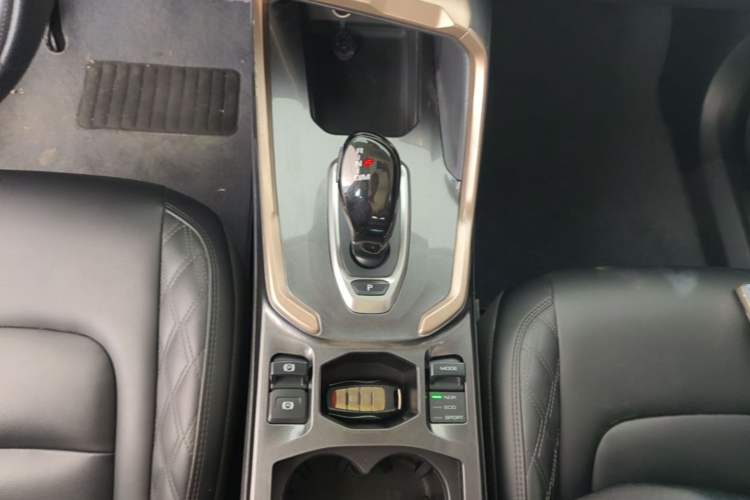Used Haval H6 2021 1.5 GDIT Automatic Champion Edition Gear Lever