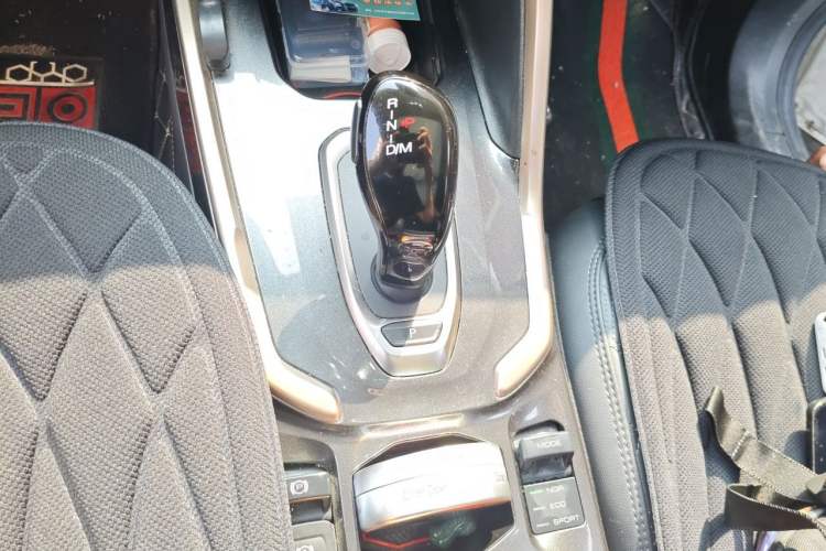 Used Haval H6 2021 2.0 GDIT Automatic GT Luxury Edition Gear Lever