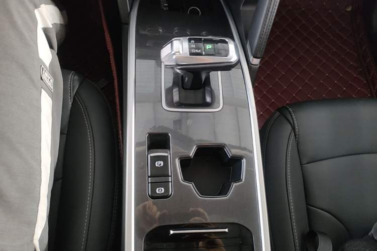 Used Haval H6 2021 Sport Edition 1.5T Automatic Elite Smart Connectivity Model U-Shape Grille Gear Lever