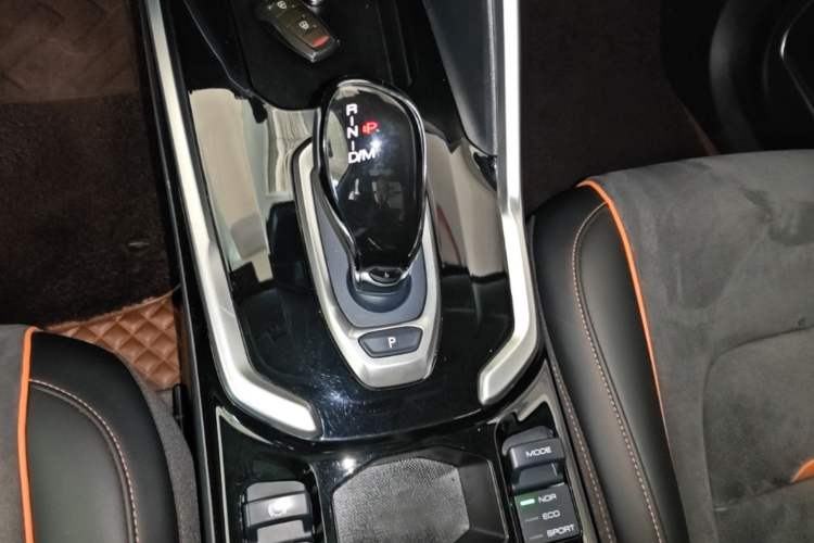 Used Haval H6 2021 2.0 GDIT Automatic GT Luxury Edition Gear Lever