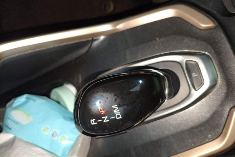 Used Haval H6 2021 1.5 GDIT Automatic Champion Edition Gear Lever