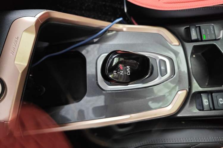 Used Haval H6 2021 1.5 GDIT Automatic Champion Edition Gear Lever