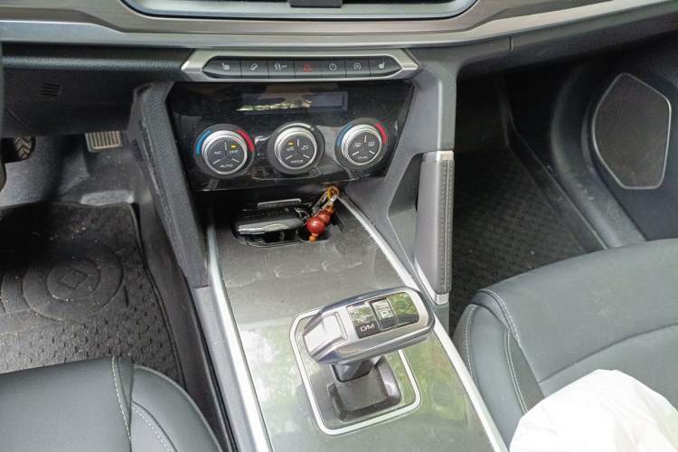 Used Haval H6 2021 Sport Edition 1.5T Automatic Elite Smart Connectivity Model with Hexagonal Grille Gear Lever